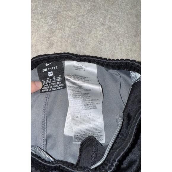 Nike Boys Size 6 Dri-Fit Gym Shorts Pockets Black Gray White - Picture 2 of 5